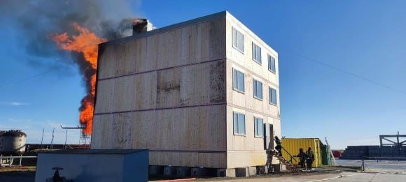 В Оренбурге прошли огневые испытания трёхэтажного деревянного дома