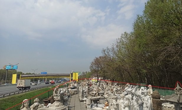 На юго-западе Москвы ликвидировали незаконную торговую площадку