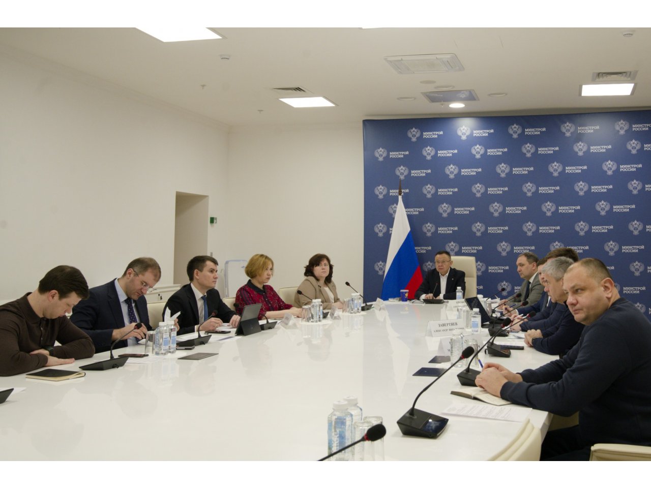 Всероссийское совещание по вопросам прохождения отопительного периода провел глава Минстроя России Ирек Файзуллин