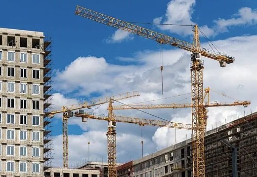 Сокращение строительных процедур и обновление системы ЖКХ обсудили Минстрой и Госдума