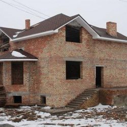 Участки с недостроенными домами в Воронеже выставили на торги