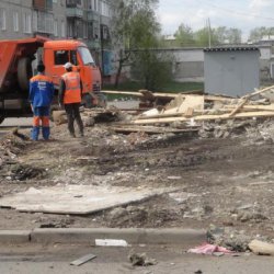 В Ленинском районе Московской области судебные приставы добились сноса незаконной постройки