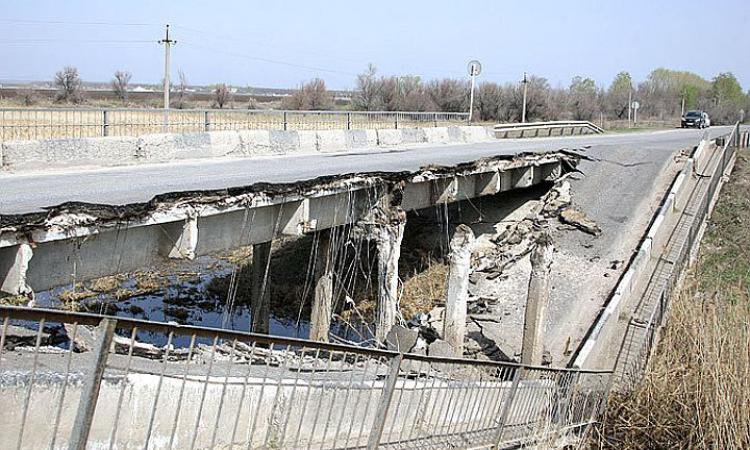 В Джанкойском районе Крыма обрушился мост
