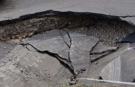 Решение о ремонте разрушенной в Поморье дороги примут в 2016 году