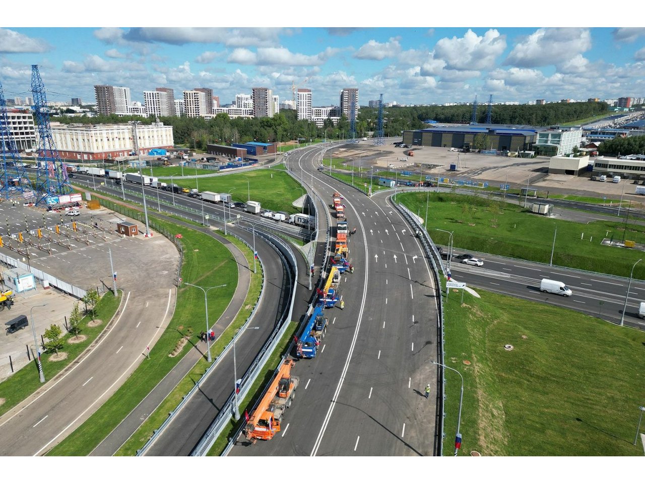 В Москве открыты новые дороги и развязка в ТиНАО