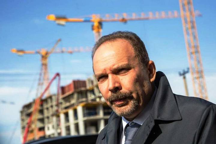 Мень вновь стращает отменой строительного саморегулирования