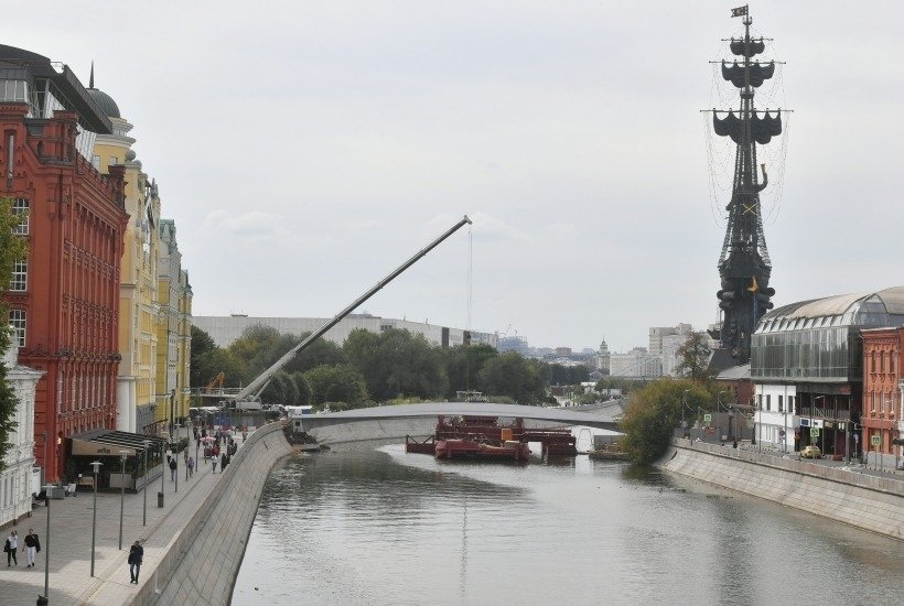Сергей Собянин открыл мост, связывающий стрелку острова Балчуг и Крымскую набережную